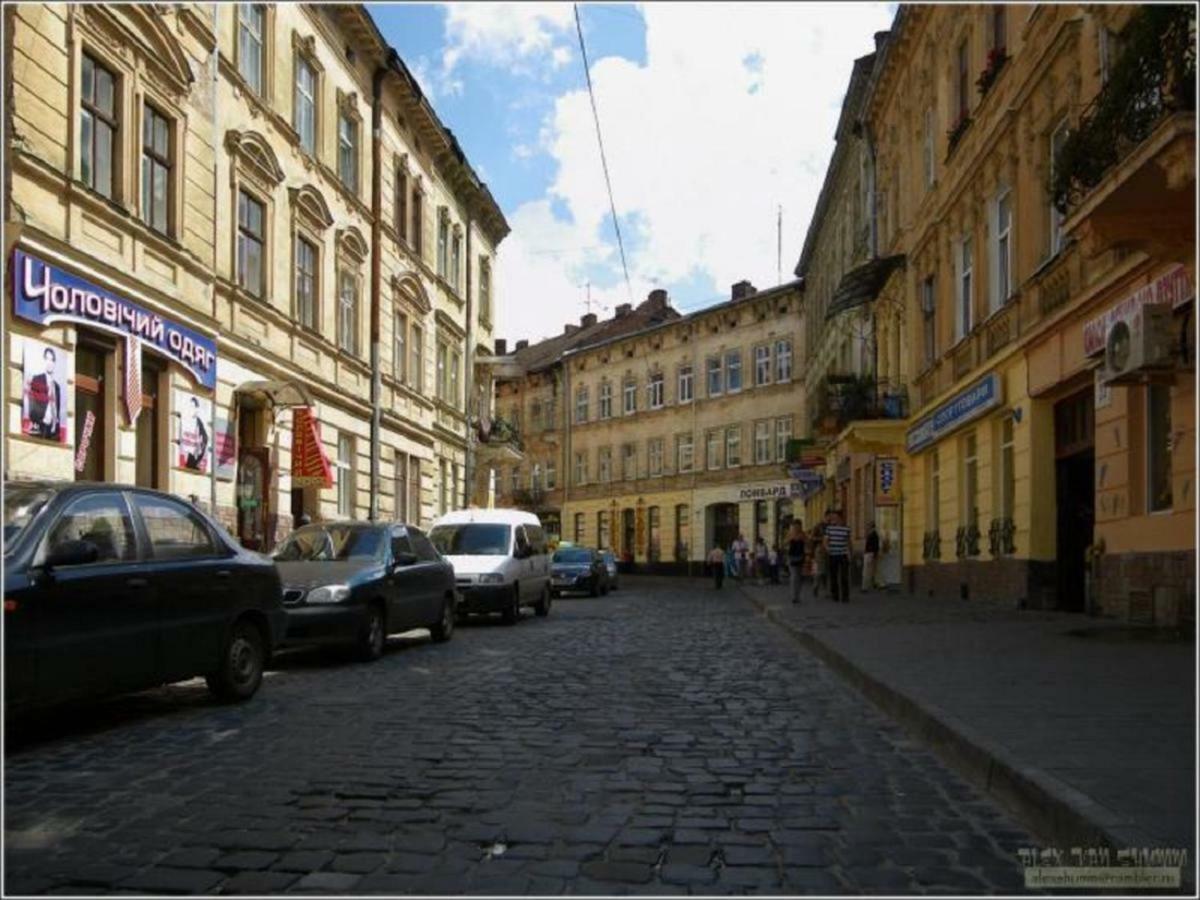Невелика Smart квартира в центрі для пари Львов Экстерьер фото